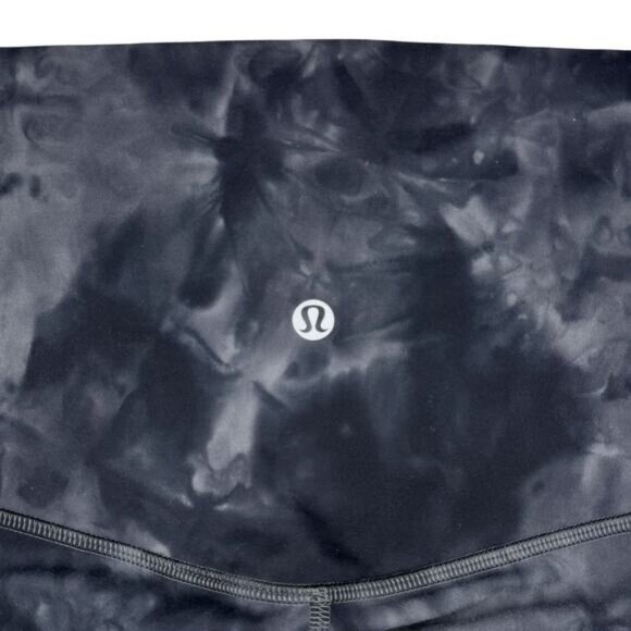 Lululemon Align Super High Rise Short *10" In Diamond Dye Pitch Grey Size 2 - Picture 5 of 6